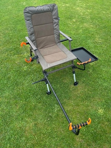 Feeder fishing chair with - with, arms